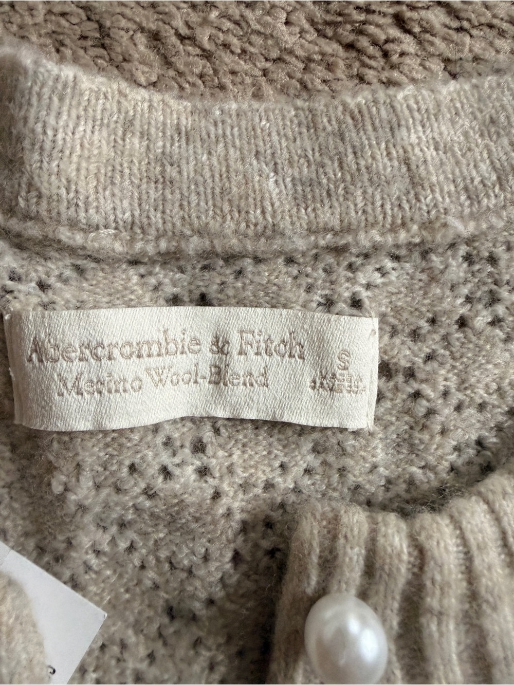 Abercrombie & Fitch Pearl Button Knit Cardigan - Picture 7 of 8